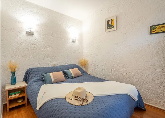 Les Jardins D'azur-2 By Interhome *